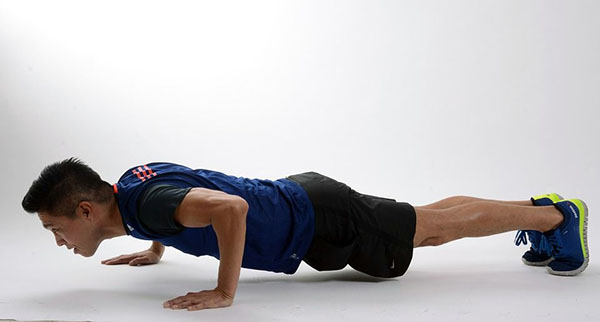 plank-back-exersize Домашняя тренировка для спины с собственным весом
