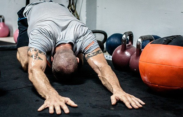 kettlebell-knees Гири, упражнения
